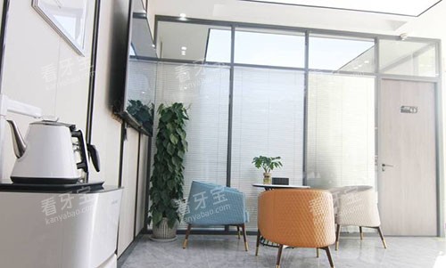 武汉牙基地口腔牙齿治疗商谈室 武汉牙基地口腔牙齿治疗商谈室