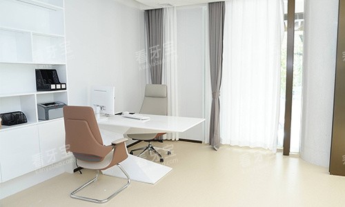 广州曙光华榜养发中心面诊室 广州曙光华榜养发中心面诊室