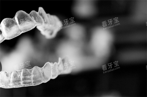 隐形矫正牙套实物展示图 隐形矫正牙套实物展示图