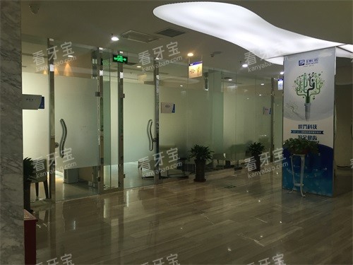 �½���³ľ�����¿�ǻ��ɽ������·�콢��������