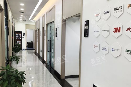 ���ݹ����ǻ���Ȼ���ʵ��ͼ