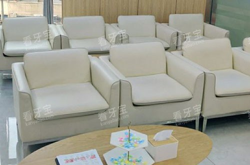 ����±���ǻ�����Ⱥ���