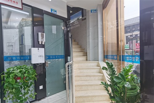 �������ݴ�����ǻ�Ǳ���¥�ݼ�