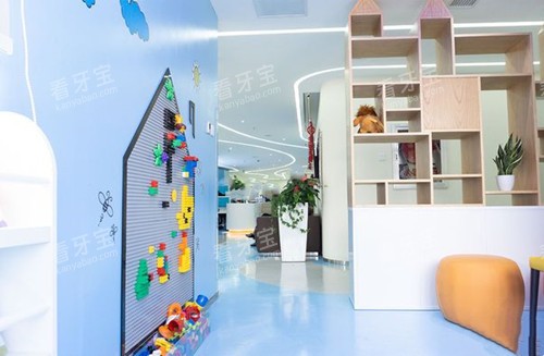 上海曙康口腔内部过道环境 上海曙康口腔内部过道环境