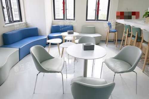 上海曙康口腔候诊区环境图 上海曙康口腔候诊区环境图