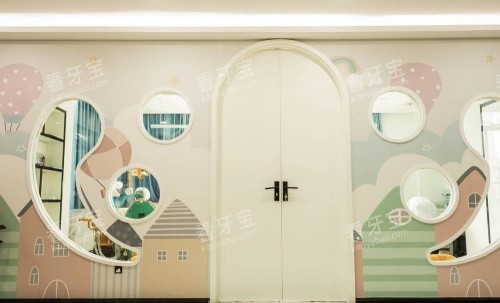 扬州海鑫口腔儿童治疗室门口 扬州海鑫口腔儿童治疗室门口