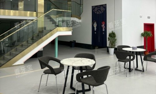 �人������ǻ�ȴ���ʾ��ͼ