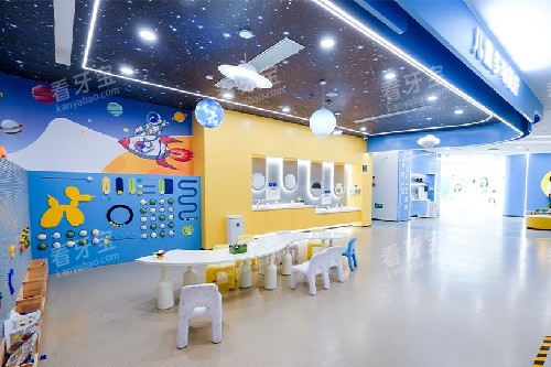 宁波鼎植口腔医院(江北总院)儿牙候诊区 宁波鼎植口腔医院(江北总院)儿牙候诊区