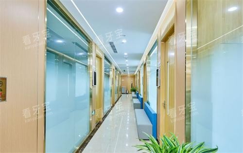 北京首口附一口腔医院走廊 北京首口附一口腔医院走廊