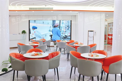 ���ݴ��ڸ�һ��ǻ��Ϣ��