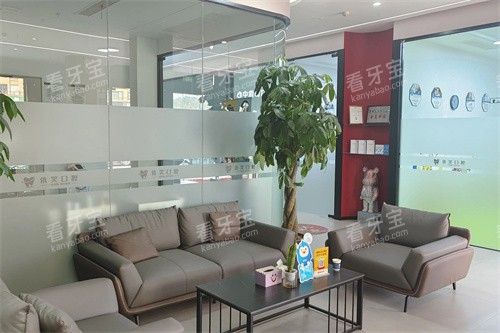 ̨����Ц��ǻ��Ϣ��