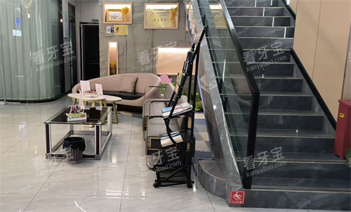 云南临沧擎天口腔楼梯 云南临沧擎天口腔楼梯