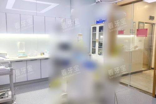 日照瑞贝口腔医院种植诊室.jpg 日照瑞贝口腔医院种植诊室.jpg