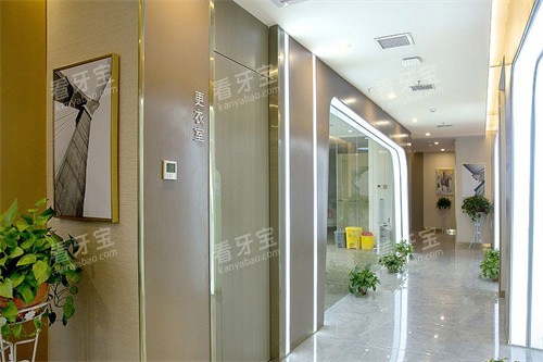 西安渡梦家口腔走廊环境.jpg 西安渡梦家口腔走廊环境.jpg