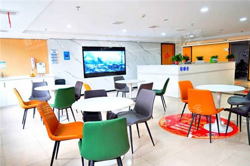 合肥中诺口腔医院大厅休息区 合肥中诺口腔医院大厅休息区