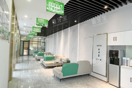 上海西朗口腔青浦店走廊环境 上海西朗口腔青浦店走廊环境