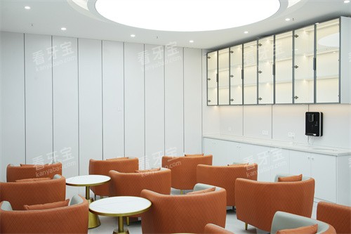 诸城莱恩口腔候诊区 诸城莱恩口腔候诊区