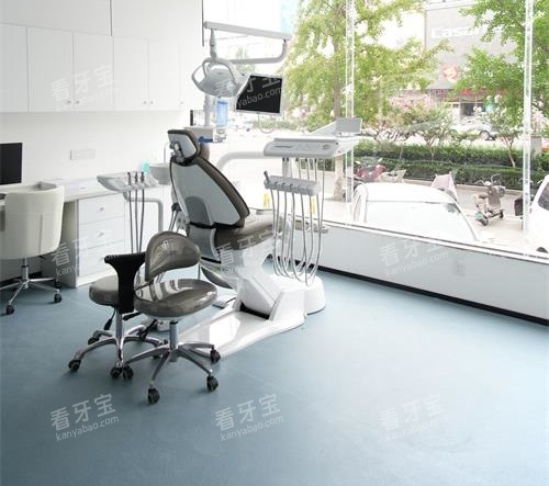 诸城莱恩口腔牙椅照 诸城莱恩口腔牙椅照