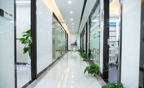 杭州德贝口腔走廊环境图 杭州德贝口腔走廊环境图