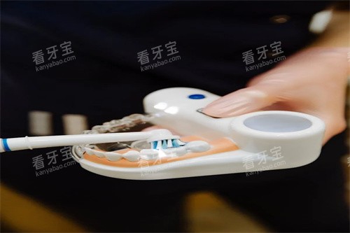 湖北天门刘记牙科 2026 价格表来袭:种植牙1850元起、牙齿矫正7800元起、烤瓷牙500 元起