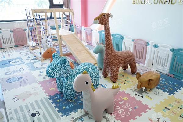 珠海绿荷口腔儿童游戏区 珠海绿荷口腔儿童游戏区