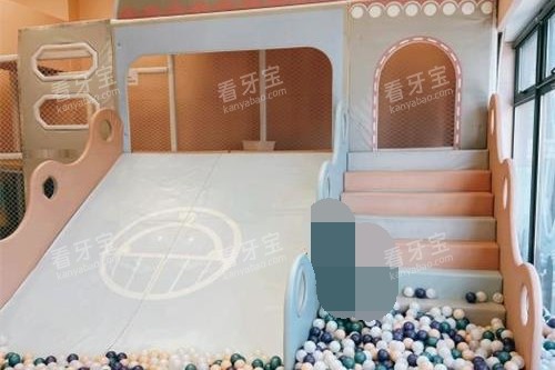 北京整齐娃娃口腔儿童治疗区 北京整齐娃娃口腔儿童治疗区