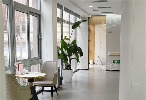 网评上海浦东牙科医院排名:鼎植、维乐、美冠塔口腔都上榜前几!