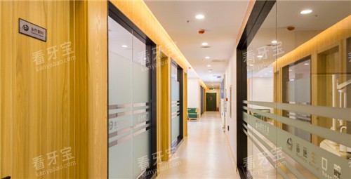 大连齿医生口腔走廊环境图示 大连齿医生口腔走廊环境图示