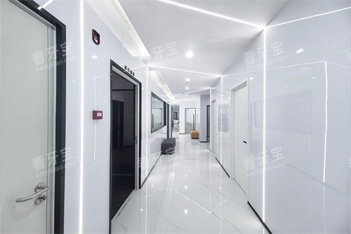 �����гϿ�ǻ����һ��