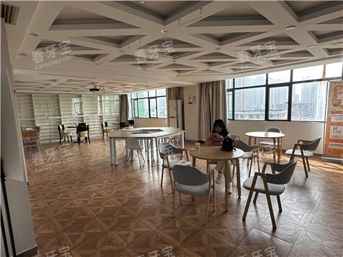 武汉清华阳光口腔等待室 武汉清华阳光口腔等待室