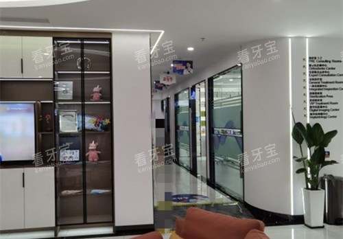 都江堰德贝口腔内部过道环境 都江堰德贝口腔内部过道环境