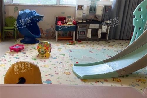 ɽ�������ɹ���ǻ������ͯ������