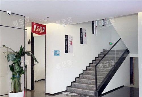 ����ɽ���ټѿ�ǻ¥��