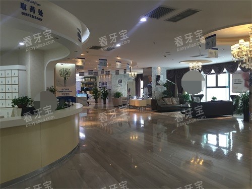 �½���³ľ�����¿�ǻ��ɽ������·�콢��ȡҩ������ͼ