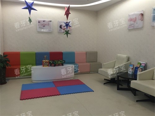 �½���³ľ�����¿�ǻ��ɽ������·�콢����Ϣ���ﴦ