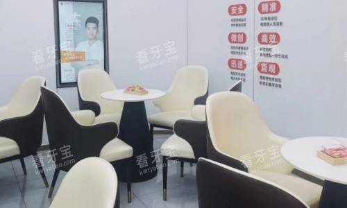 ���ݴ��ڸ�һ��ǻҽԺ��Ϣ��