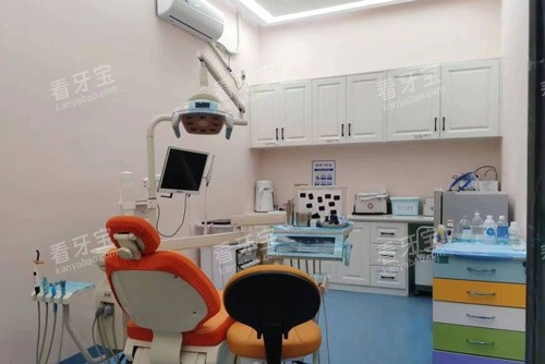 ��ɫ��ҽ����ǻ