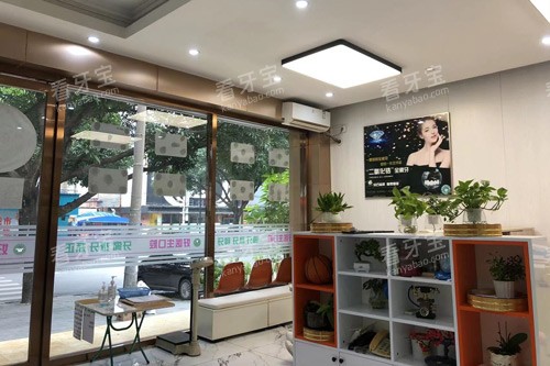 ��ɫ��ҽ����ǻ����ͼ