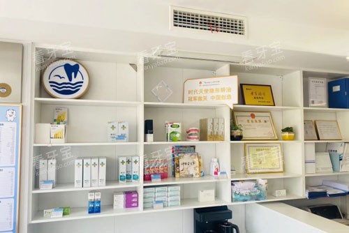 Ȫ�ƿ�ǻ˫��·��չʾǽ