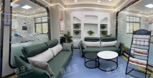 ̩�������˿�ǻ��Ϣ��