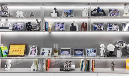 �����������Ͽ�ǻչʾ