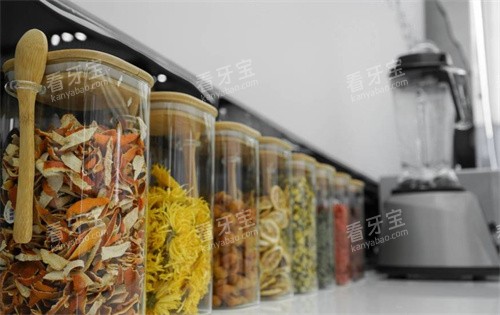 �����������Ͽ�ǻ��ˮ��