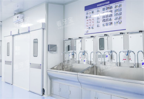 ����˫����ǻҽԺ����