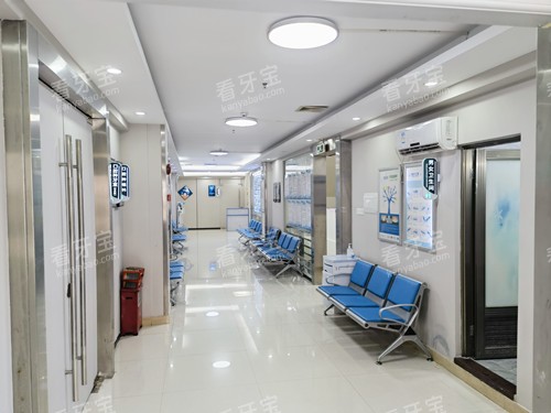 汕尾百康口腔诊疗区走廊环境.jpg 汕尾百康口腔诊疗区走廊环境.jpg