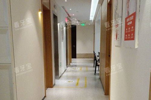 杭州薇琳口腔走廊环境图.jpg 杭州薇琳口腔走廊环境图.jpg