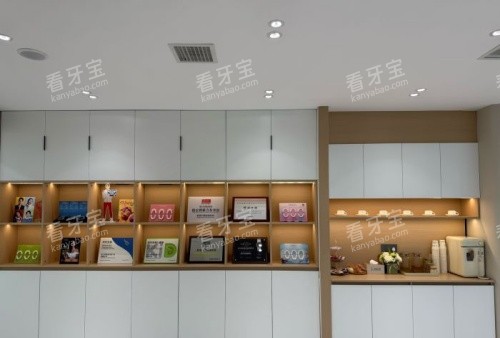 哈尔滨舒诺口腔展示柜示意图.jpg 哈尔滨舒诺口腔展示柜示意图.jpg