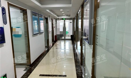 河北仁德口腔医院走廊图.jpg 河北仁德口腔医院走廊图.jpg