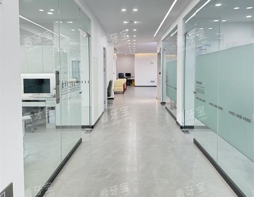 营口团圆口腔医院大厅走廊.jpg 营口团圆口腔医院大厅走廊.jpg