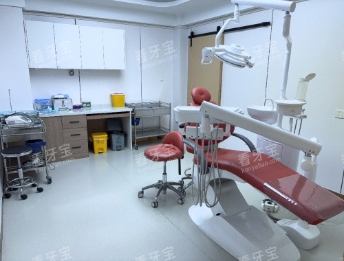 武汉平头牙匠口腔牙椅治疗室.jpg 武汉平头牙匠口腔牙椅治疗室.jpg