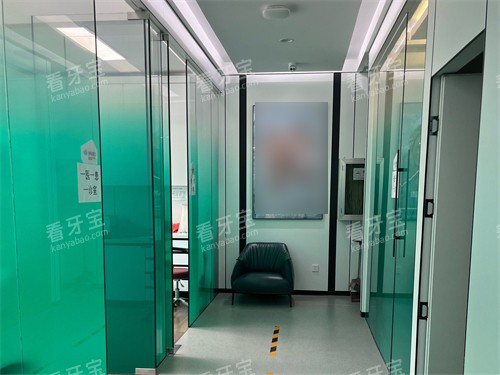 晋中刘双全口腔诊疗区走廊.jpg 晋中刘双全口腔诊疗区走廊.jpg